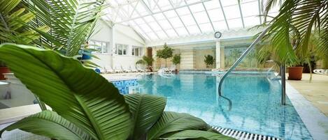 Indoor pool, pool loungers