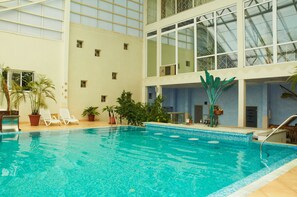 Indoor pool, pool loungers