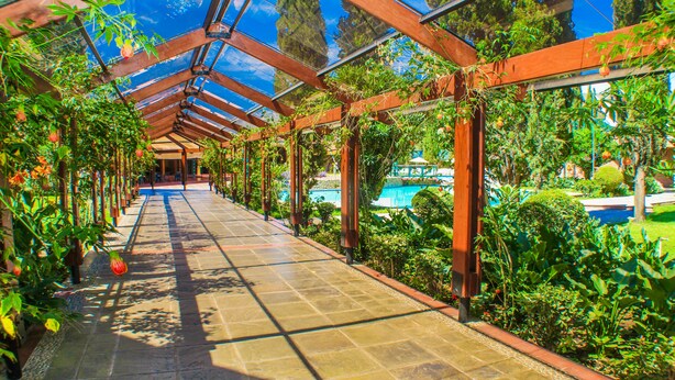 Garden - Los Parrales Resort Hotel (Tarija)