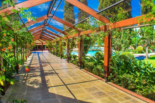 Los Parrales Resort Hotel