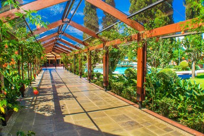 Los Parrales Resort Hotel