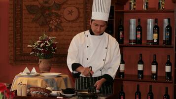 Aamiainen, lounas ja illallinen; kansainvälinen keittiö