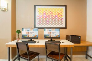 Business centre - Holiday Inn Express Lancaster by IHG (Lancaster)