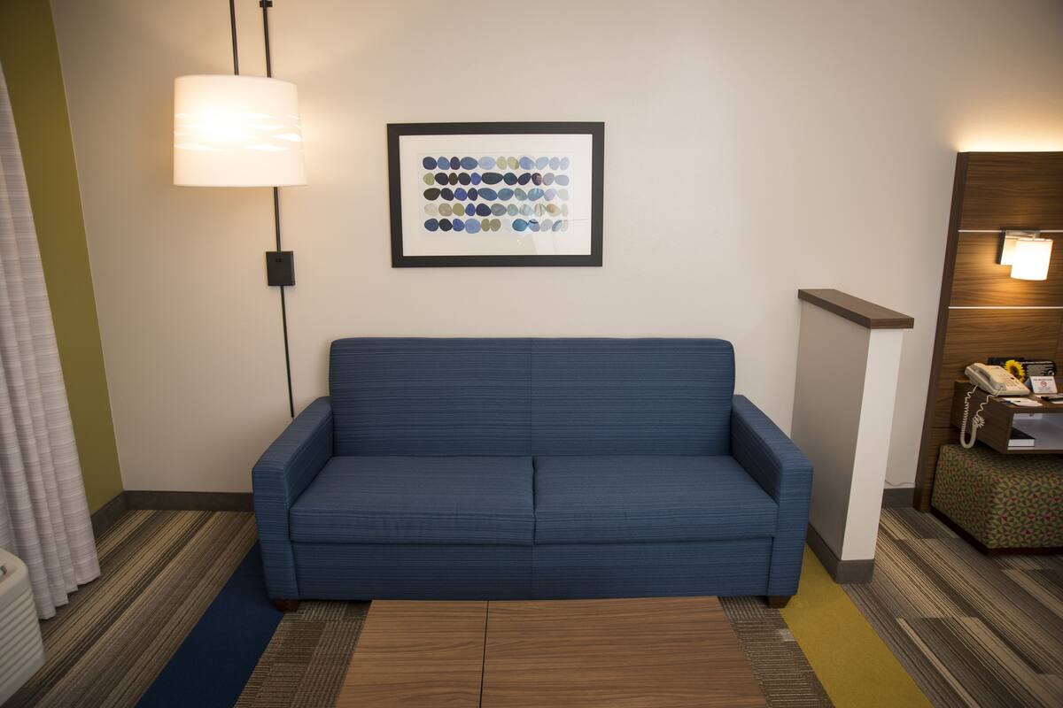 1 bedroom, premium bedding, in-room safe, desk