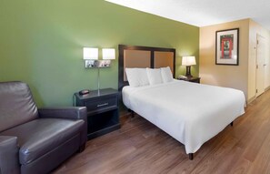 Studio, 1 King Bed, Non Smoking | Desk, iron/ironing board, free WiFi, bed sheets - Extended Stay America Suites Chesapeake Greenbrier Circle (Chesapeake)