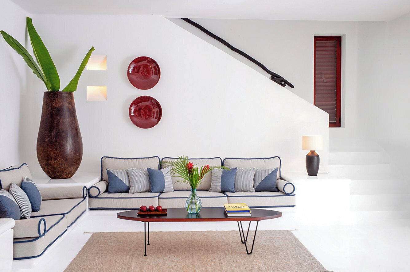 32-inch flat-screen tv with cable channels, tv, netflix