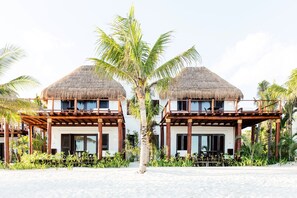 Suite (Beach) | Balcón