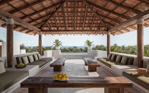 Rom (The Esencia Mansion) | Biljard