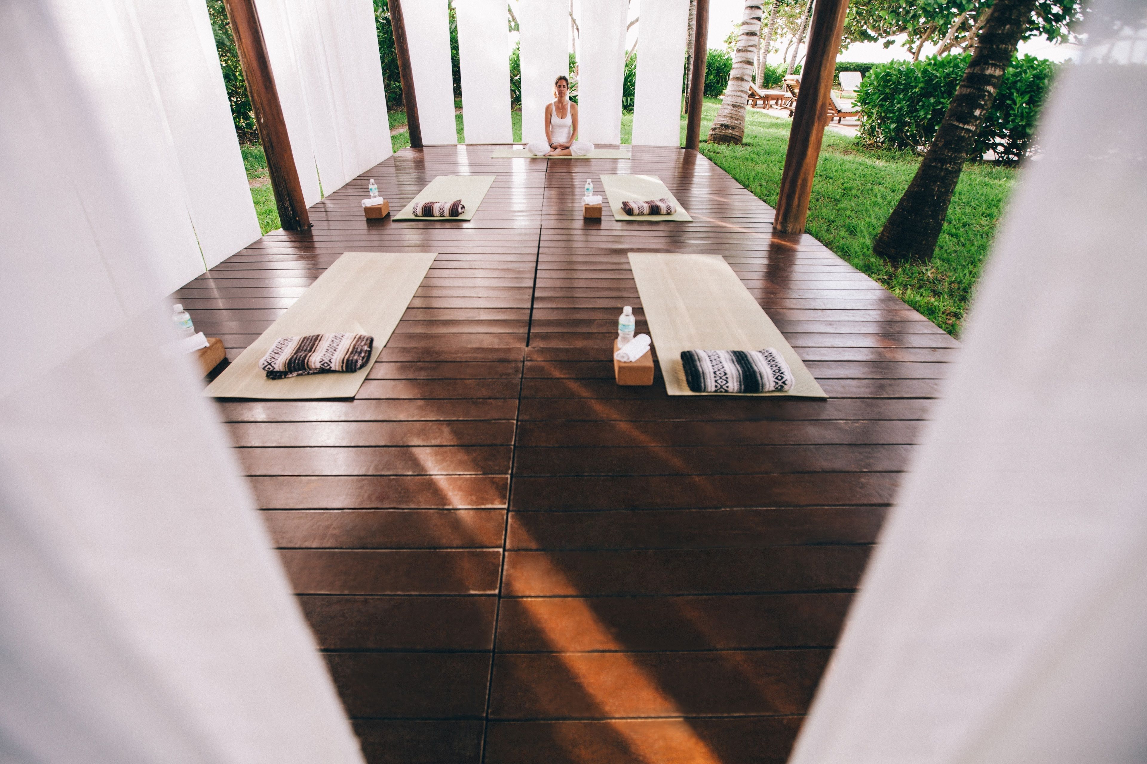 couples treatment room(s), sauna, hot tub, steam room, body treatments