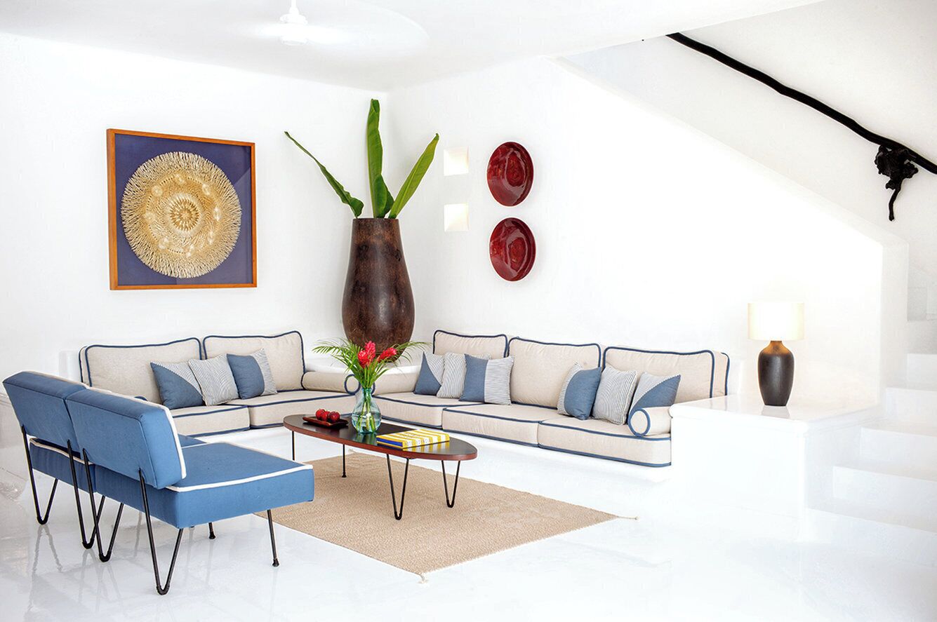 32-inch flat-screen tv with cable channels, tv, netflix