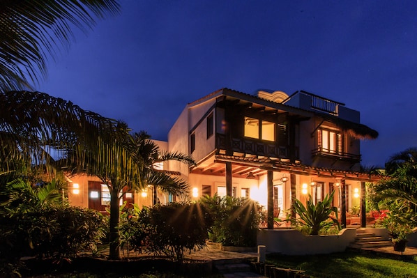 Villa (Yum-Ha Private Villa) | Egyptian cotton sheets, premium bedding, down comforters
