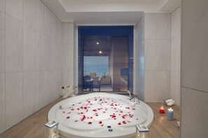 Ropa de cama de alta calidad y minibar 