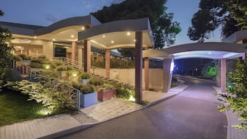 Fachada de la propiedad