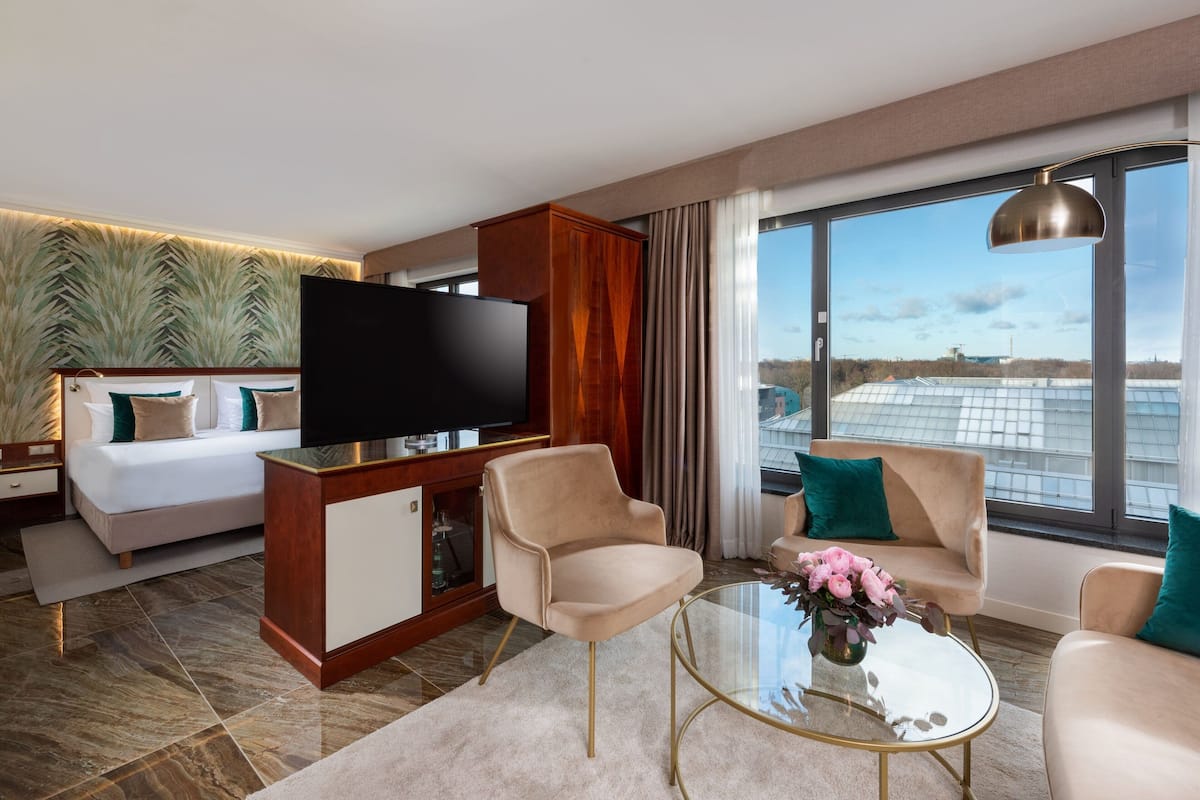 Executive-Studiosuite, 1 Schlafzimmer | Hochwertige Bettwaren, Daunenbettdecken, Zimmersafe, Schreibtisch