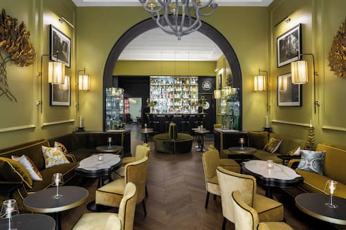 Cocktail bar