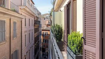 Firemannsrom – deluxe, balkong, byutsikt | Balkong