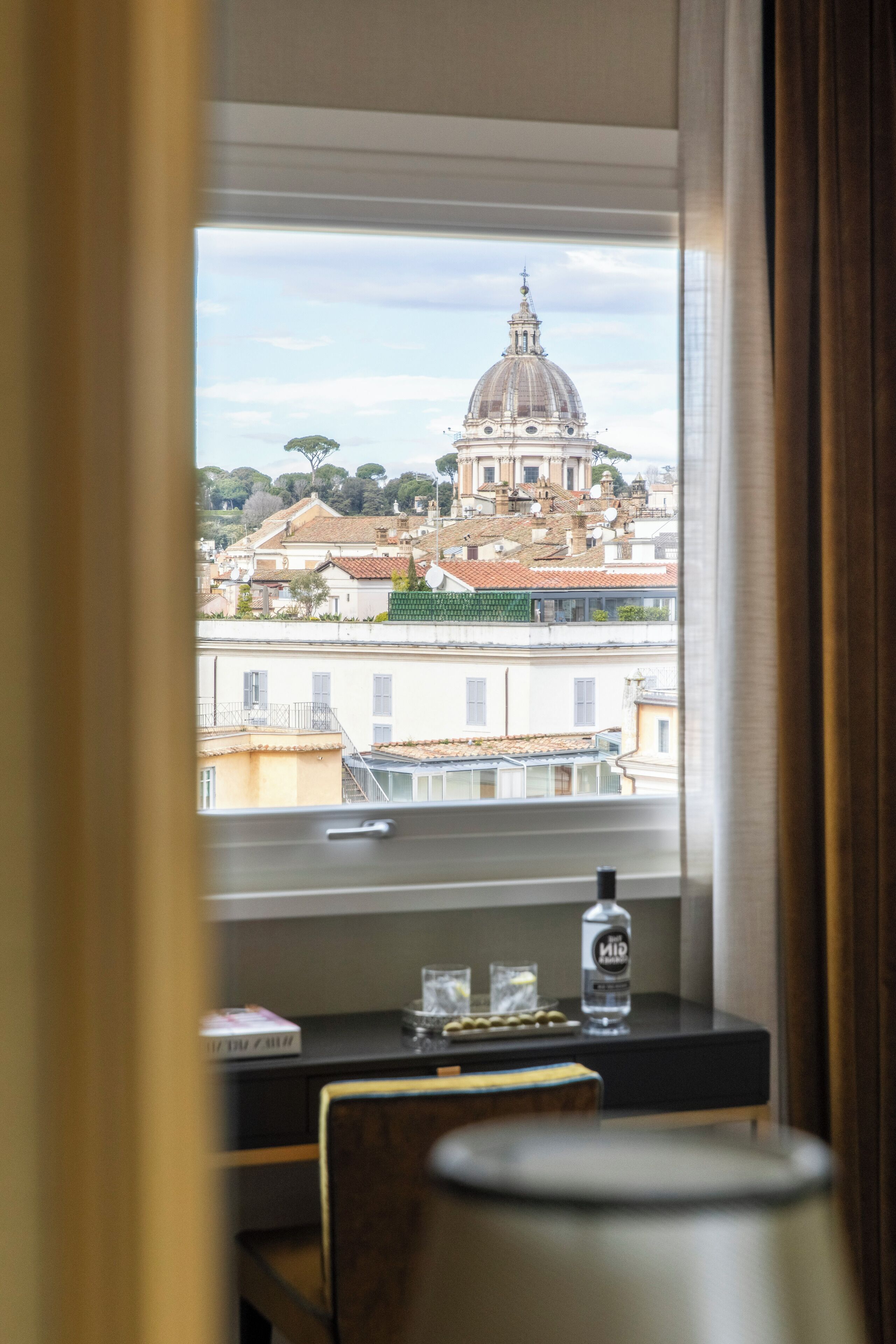 Executive Double Room, Balcony, City View | Pillow-top beds, minibar, in-room safe, desk