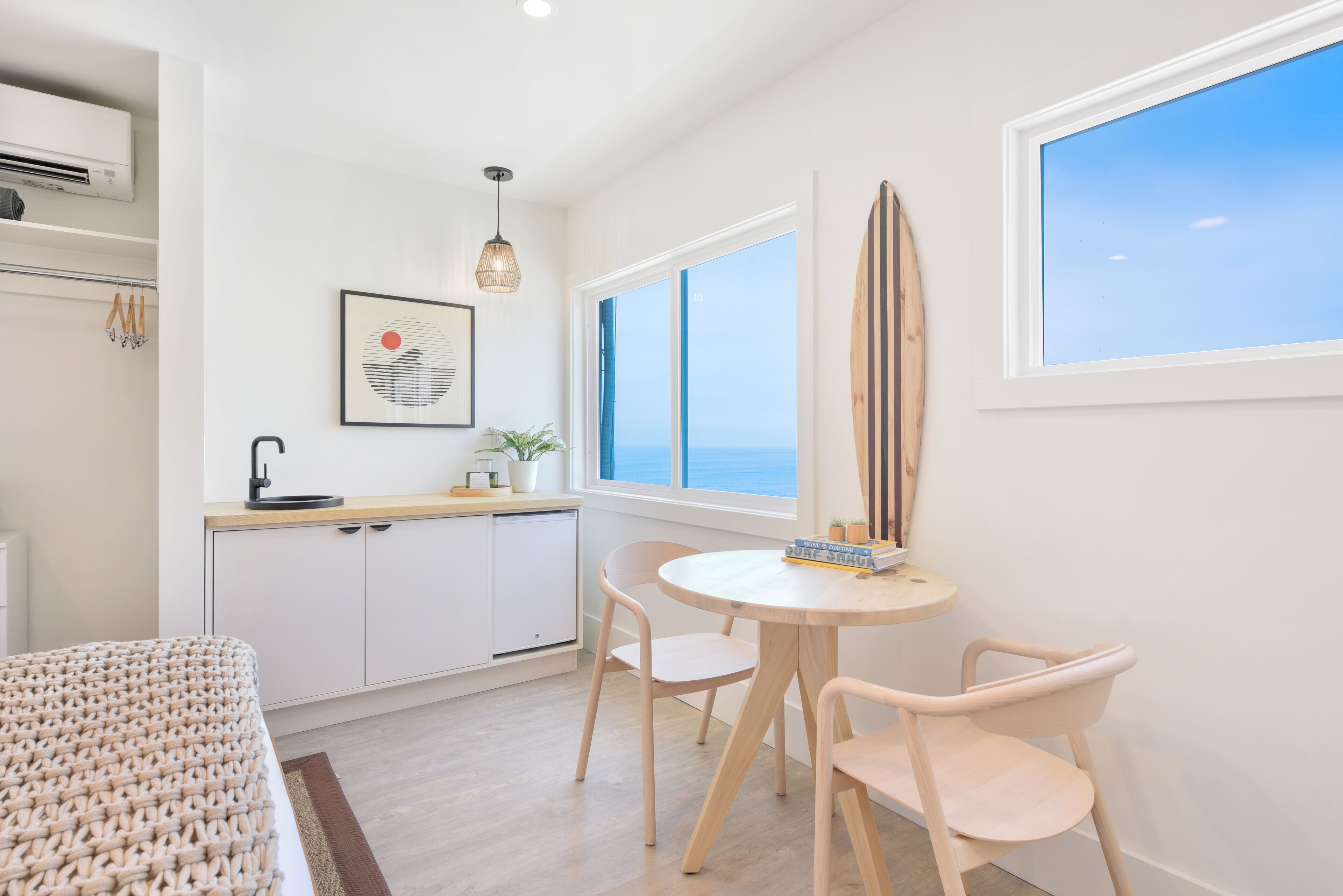 standard room, 1 king bed | 1 bedroom, premium bedding, memory-foam beds, in-room safe