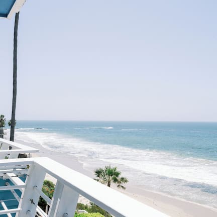 Premium Ocean Front Junior Suite with Private Balcony | Premium bedding, memory foam beds, in-room safe, iron/ironing board