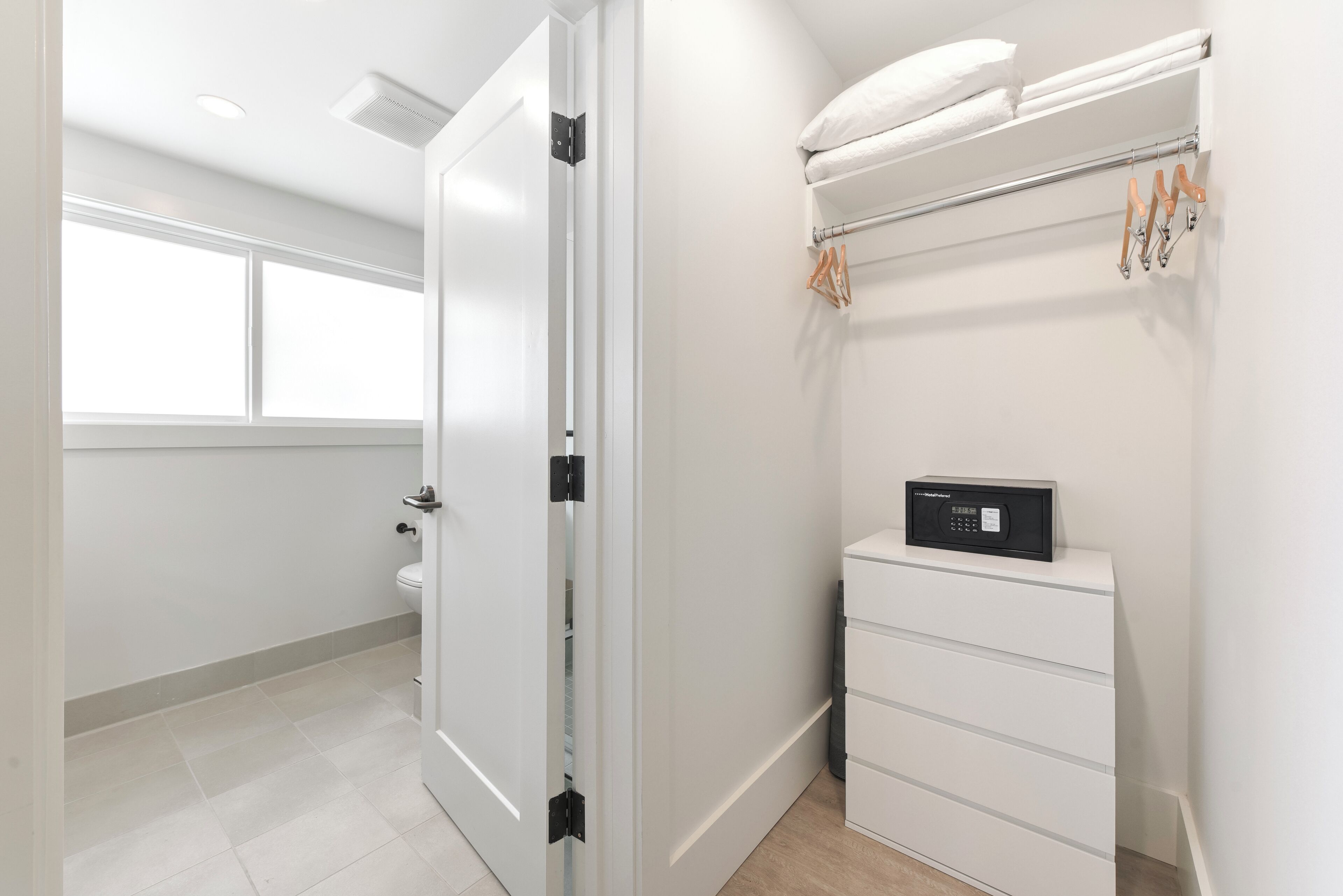 premium suite, 1 bedroom, balcony, ocean view | safe