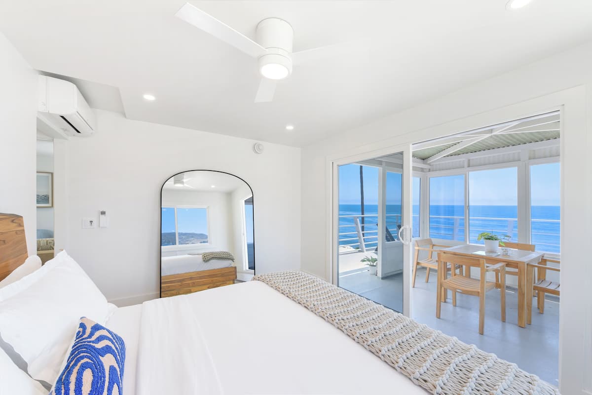 premium suite, 1 bedroom, balcony, ocean view | 1 bedroom, premium bedding, memory-foam beds, in-room safe