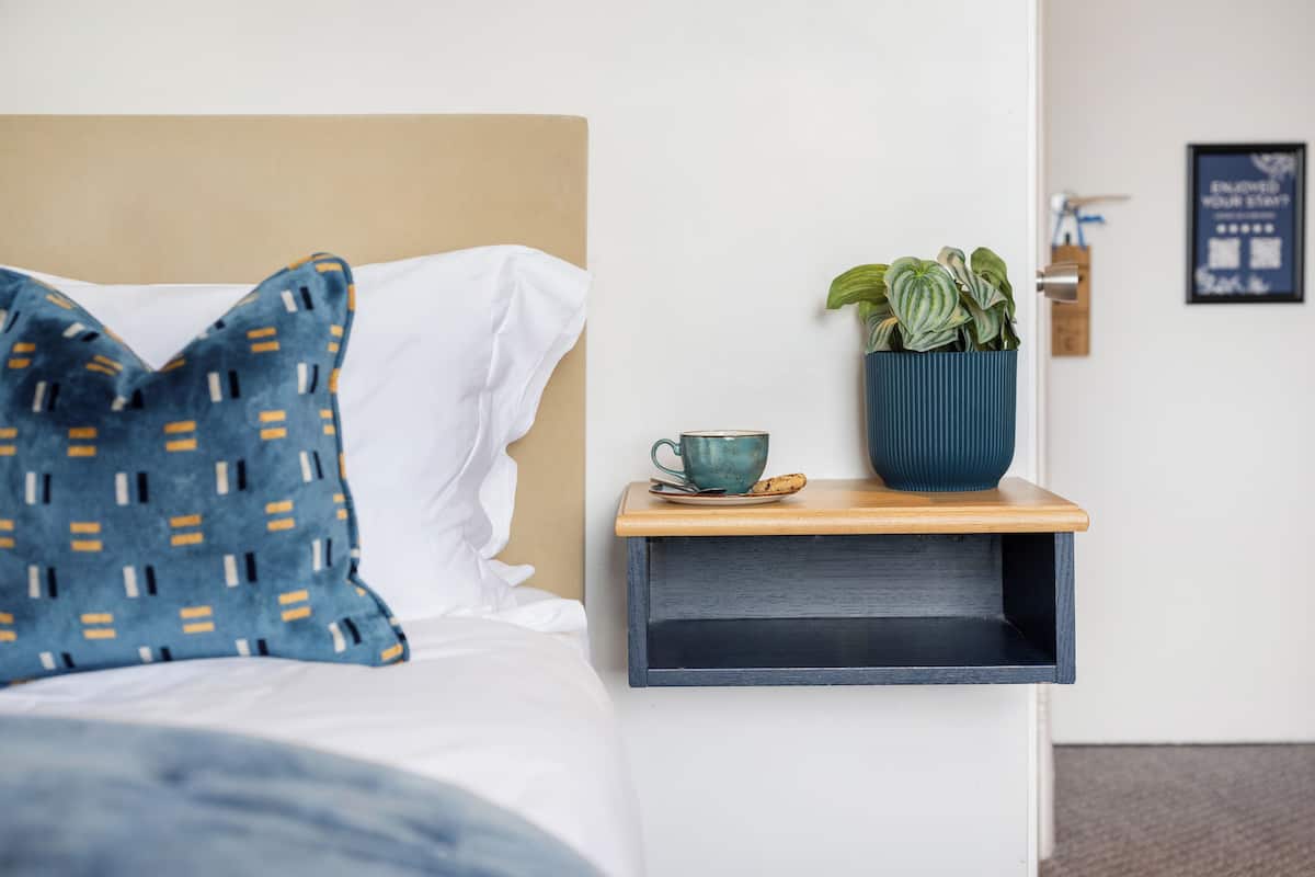 Single Room | Minibar, individually decorated, desk, iron/ironing board