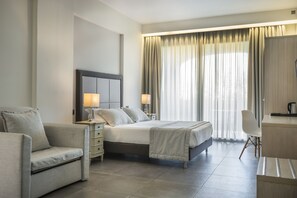 Luxury Suite, 1 Bedroom, Terrace, Partial Sea View