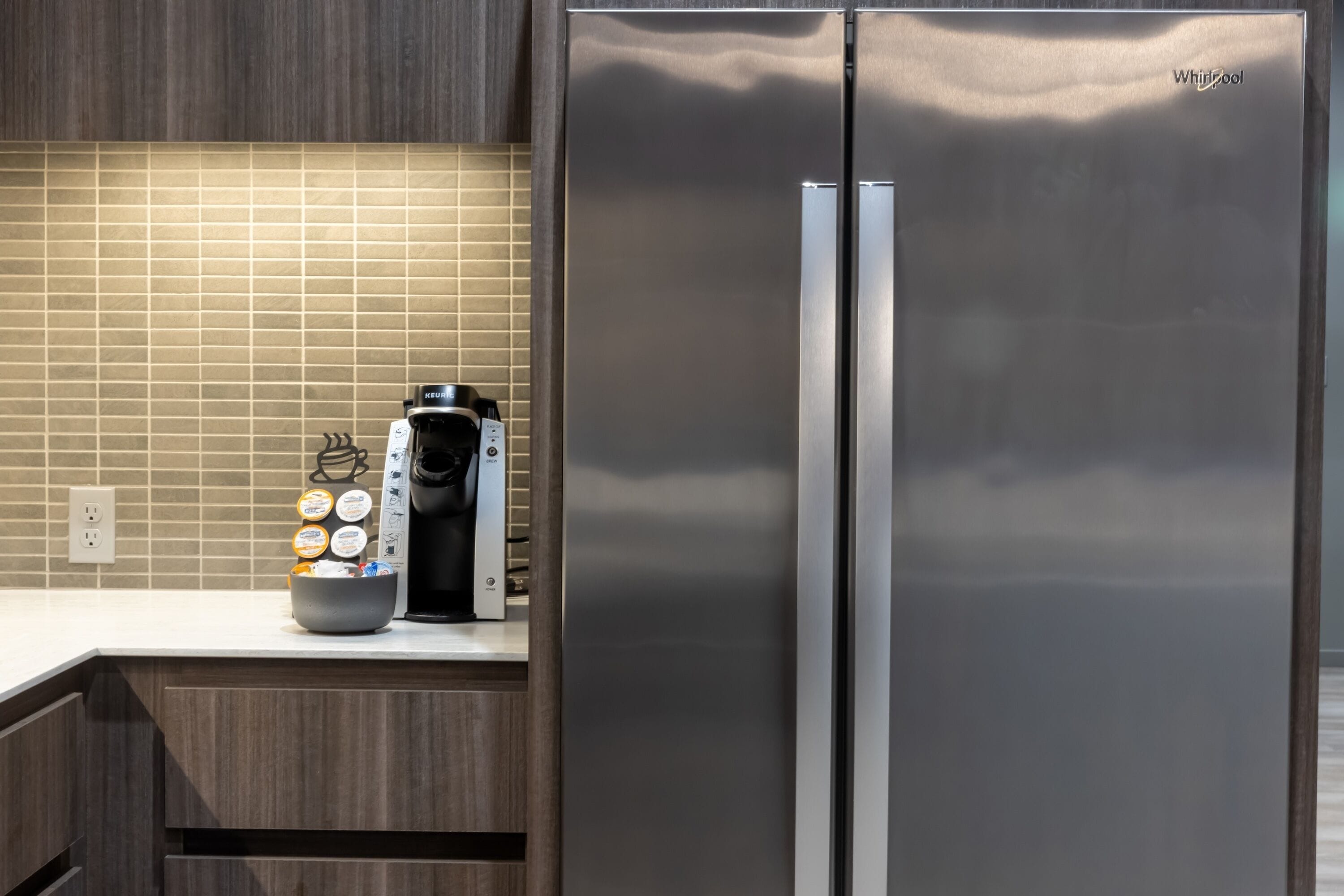 montvale signature suite | private kitchen | fridge, microwave