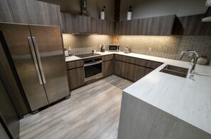 Refrigerador, microondas