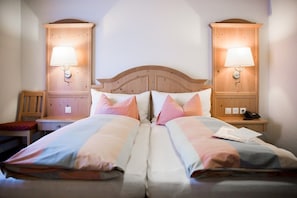 In-room safe, free cots/infant beds, free WiFi, bed sheets - Hotel Engelberg das Trail Hotel (Engelberg)