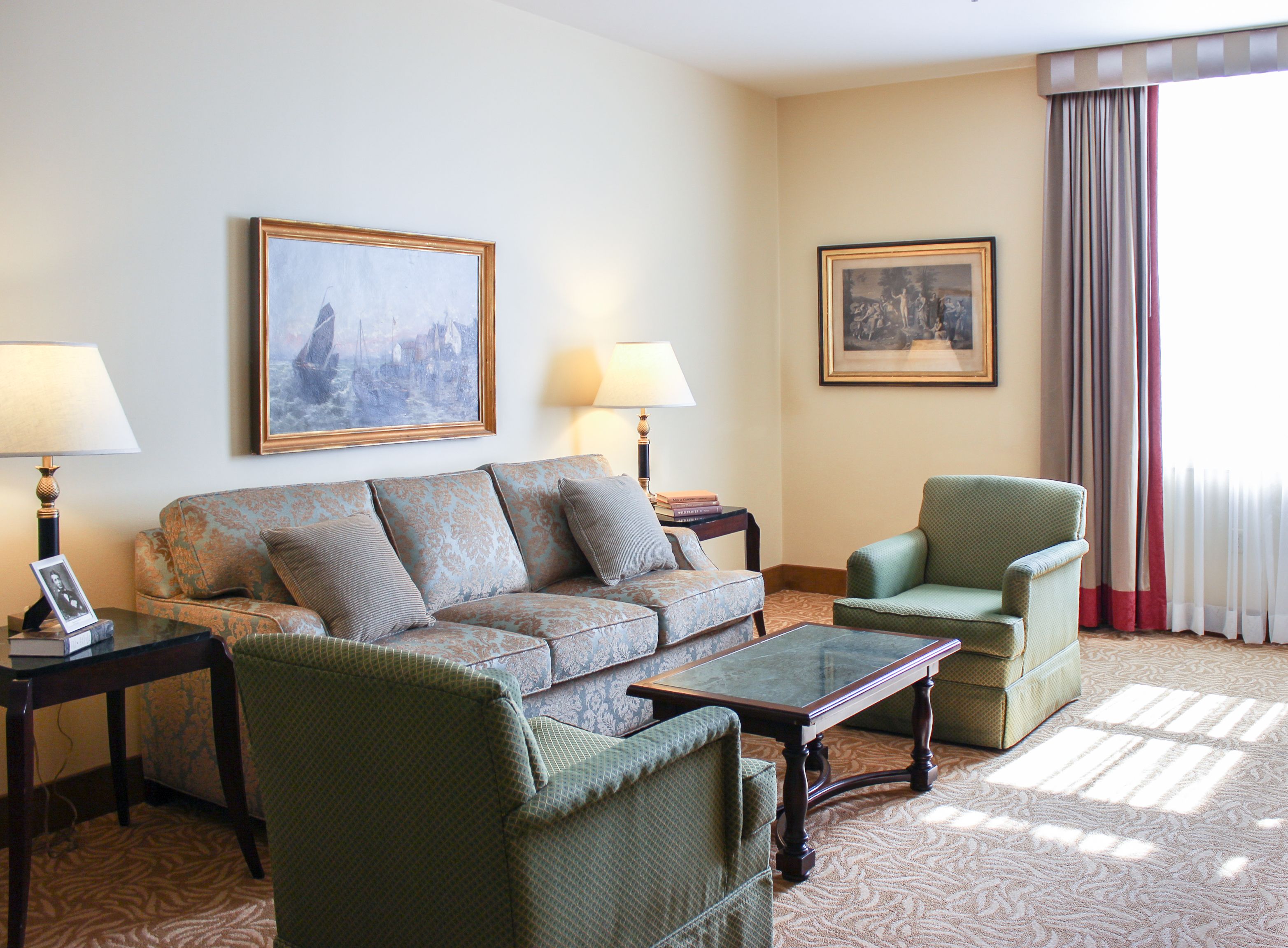 presidential suite, 1 king bed | premium bedding, pillow-top beds, in-room safe, desk