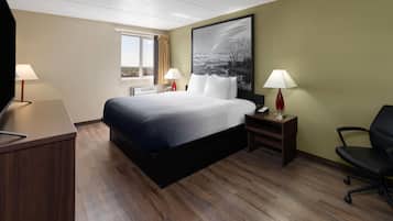 Huone, 1 suuri parisänky, esteetön, tupakointi kielletty (Mobility) | Työpöytä, kannettavalle tietokoneelle sopiva työtila