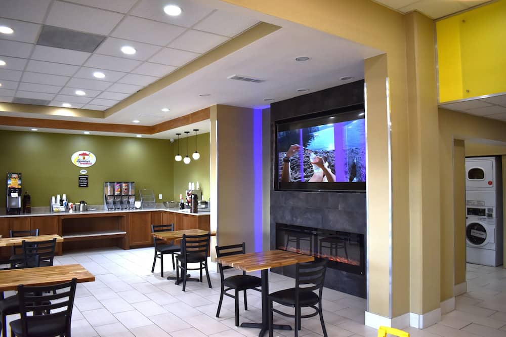 Super 8 by Wyndham Colo. Sprs. Garden Of The Gods