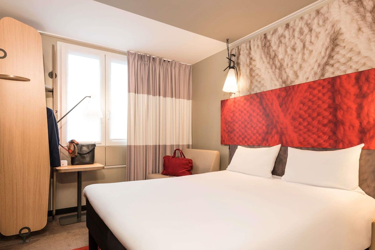 Chambre Standard, Plusieurs lits | Lit avec matelas Ă plateau-coussin, bureau, rideaux dâobscurcissement