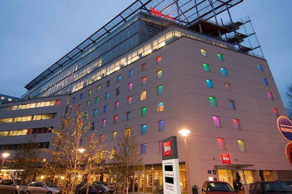 Façade de l’hébergement - soirée/nuit