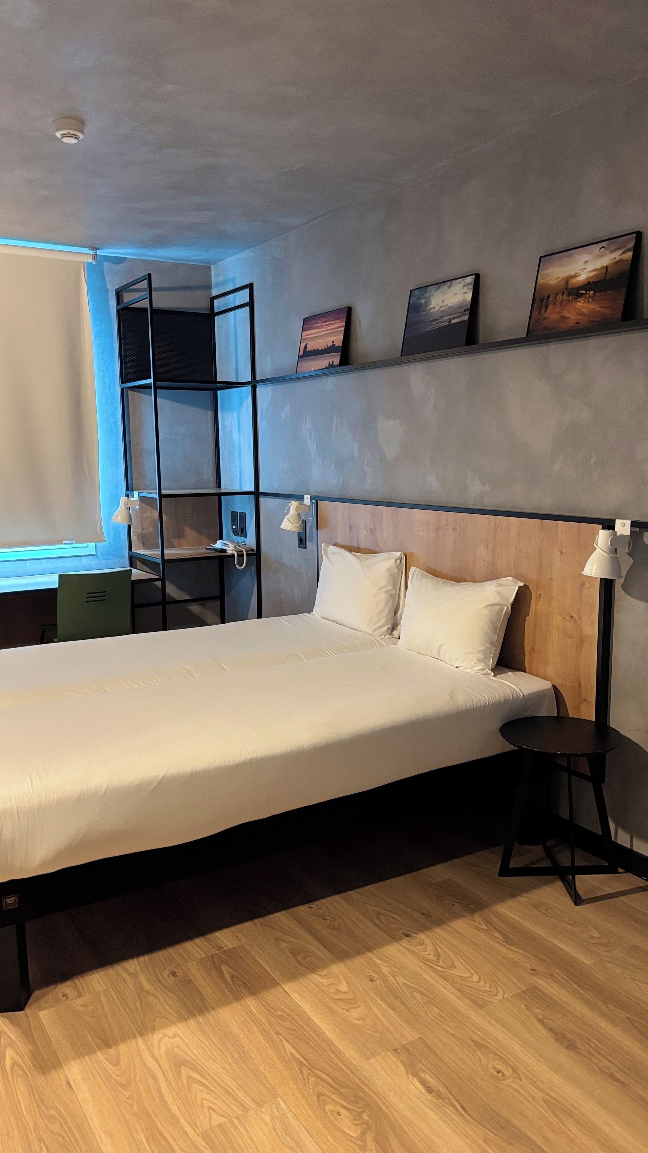 standard double room, 1 double bed | desk, blackout curtains, soundproofing, iron/ironing board