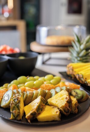 Daily buffet breakfast (EUR 9.90 per person)