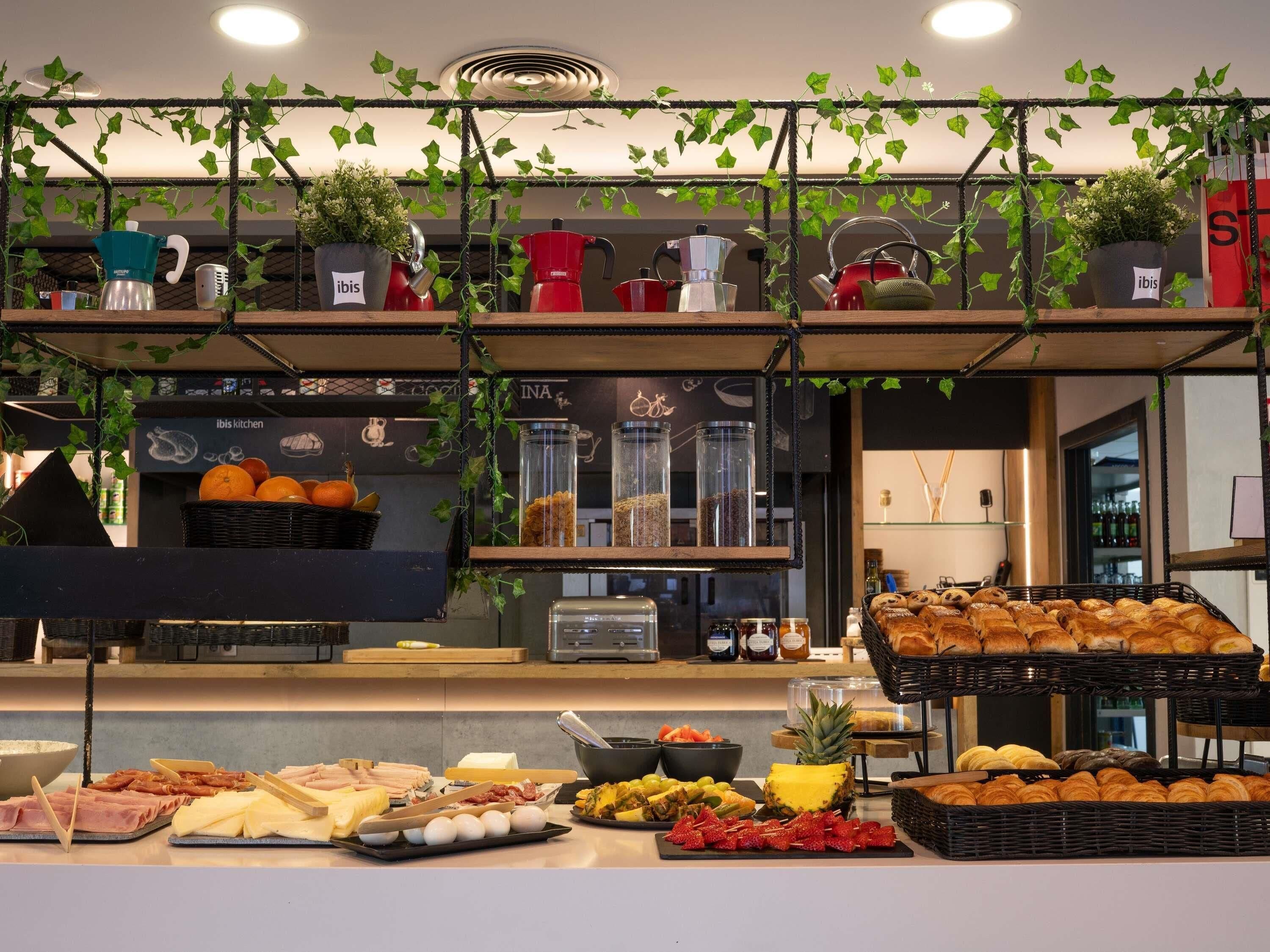 Daily buffet breakfast for a fee
