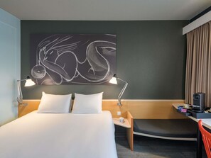 Superior Room, 1 Double Bed | Hypo-allergenic bedding, desk, blackout curtains, soundproofing - ibis Muenchen Parkstadt Schwabing (Munich)