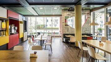 Daily buffet breakfast (EUR 17 per person)