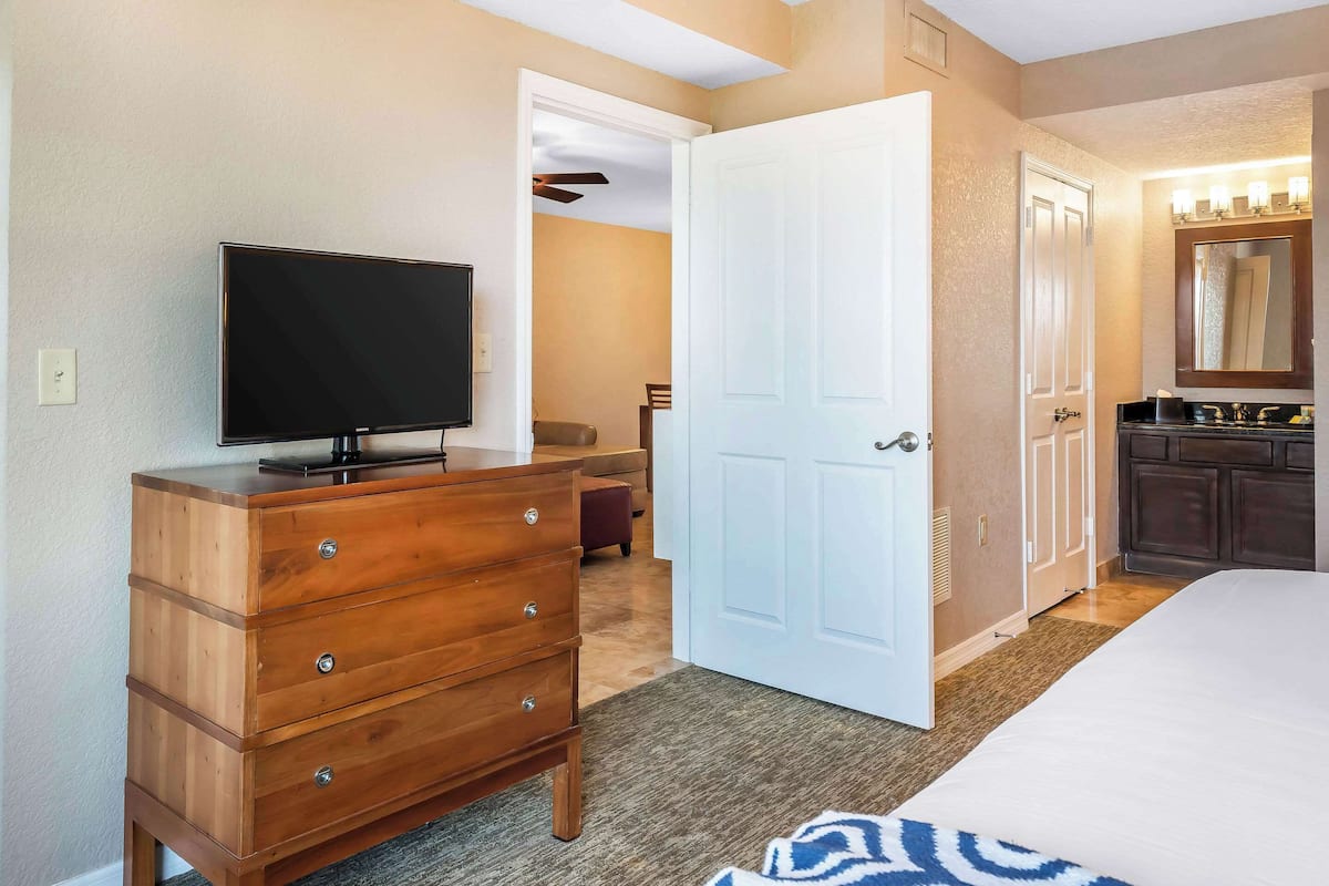 Suite, 3 Bedrooms, Non Smoking (Accessible) | In-room safe, blackout drapes, iron/ironing board, bed sheets