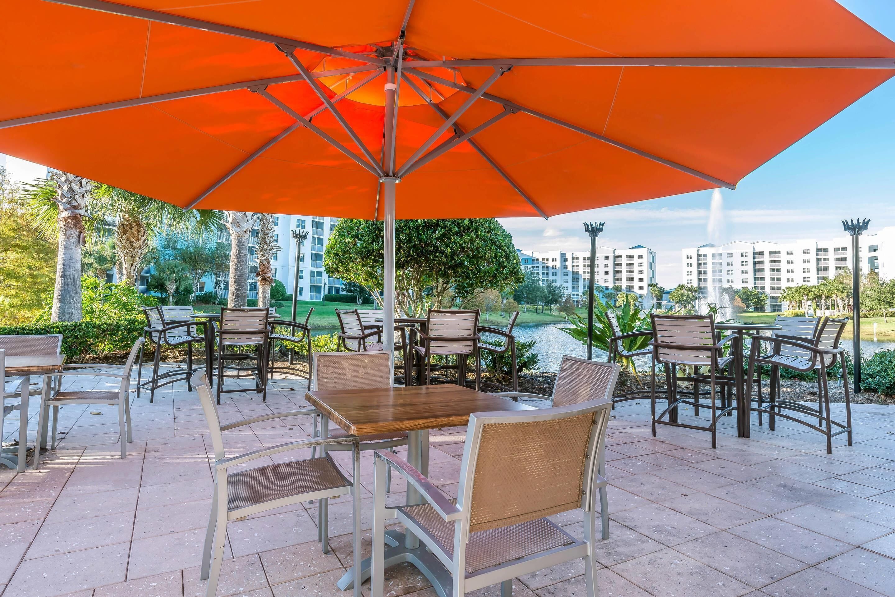 Indoor pool, 3 outdoor pools