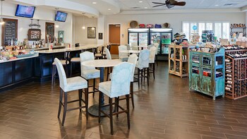 Gift shop at Bluegreen Vacations Fountains, Ascend Resort Collection