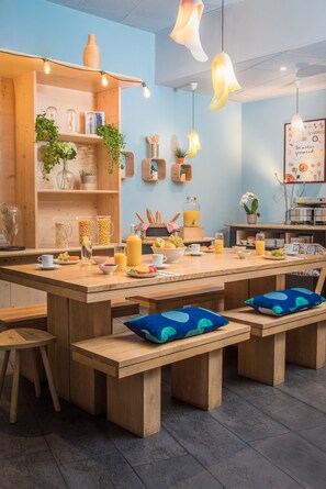 Daily buffet breakfast (EUR 19.90 per person)