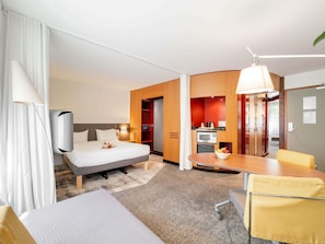 Premium bedding, minibar, in-room safe, desk