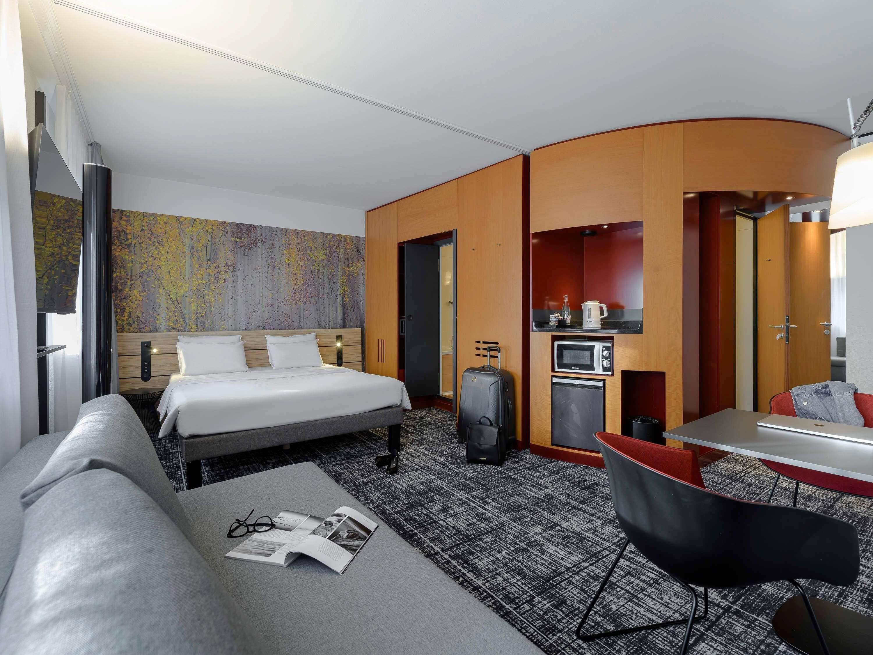 Superior-Suite, 1 Doppelbett und Schlafsofa | Allergikerbettwaren, Zimmersafe, Schreibtisch, Verdunkelungsvorhänge