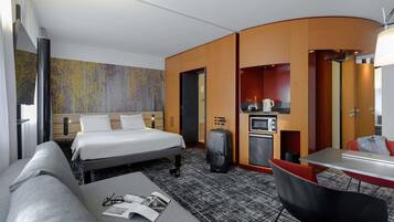 Superior-Suite, 1 Doppelbett und Schlafsofa | Allergikerbettwaren, Zimmersafe, Schreibtisch, Verdunkelungsvorhänge