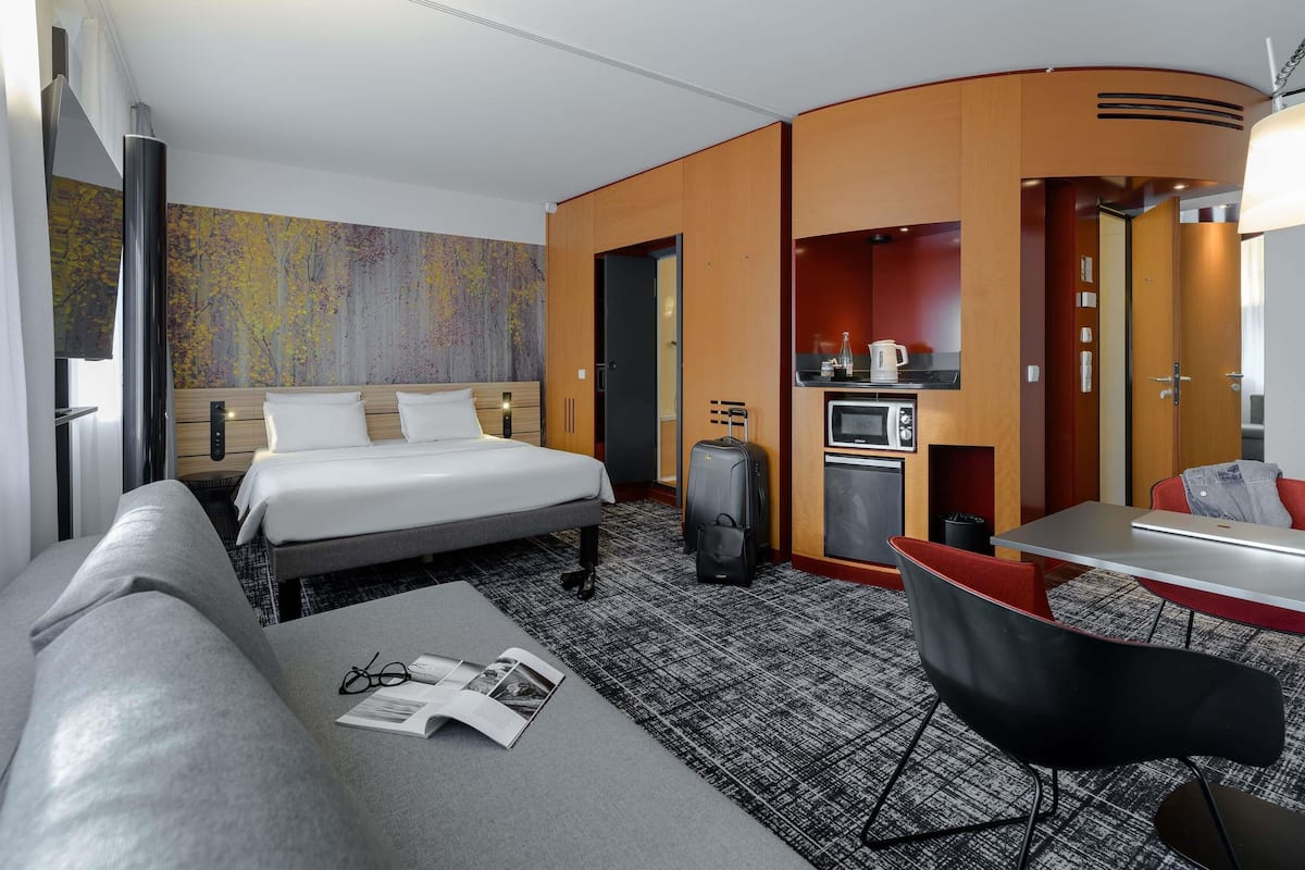 Superior Suite, 1 Double Bed with Sofa bed | Hypo-allergenic bedding, in-room safe, desk, blackout curtains