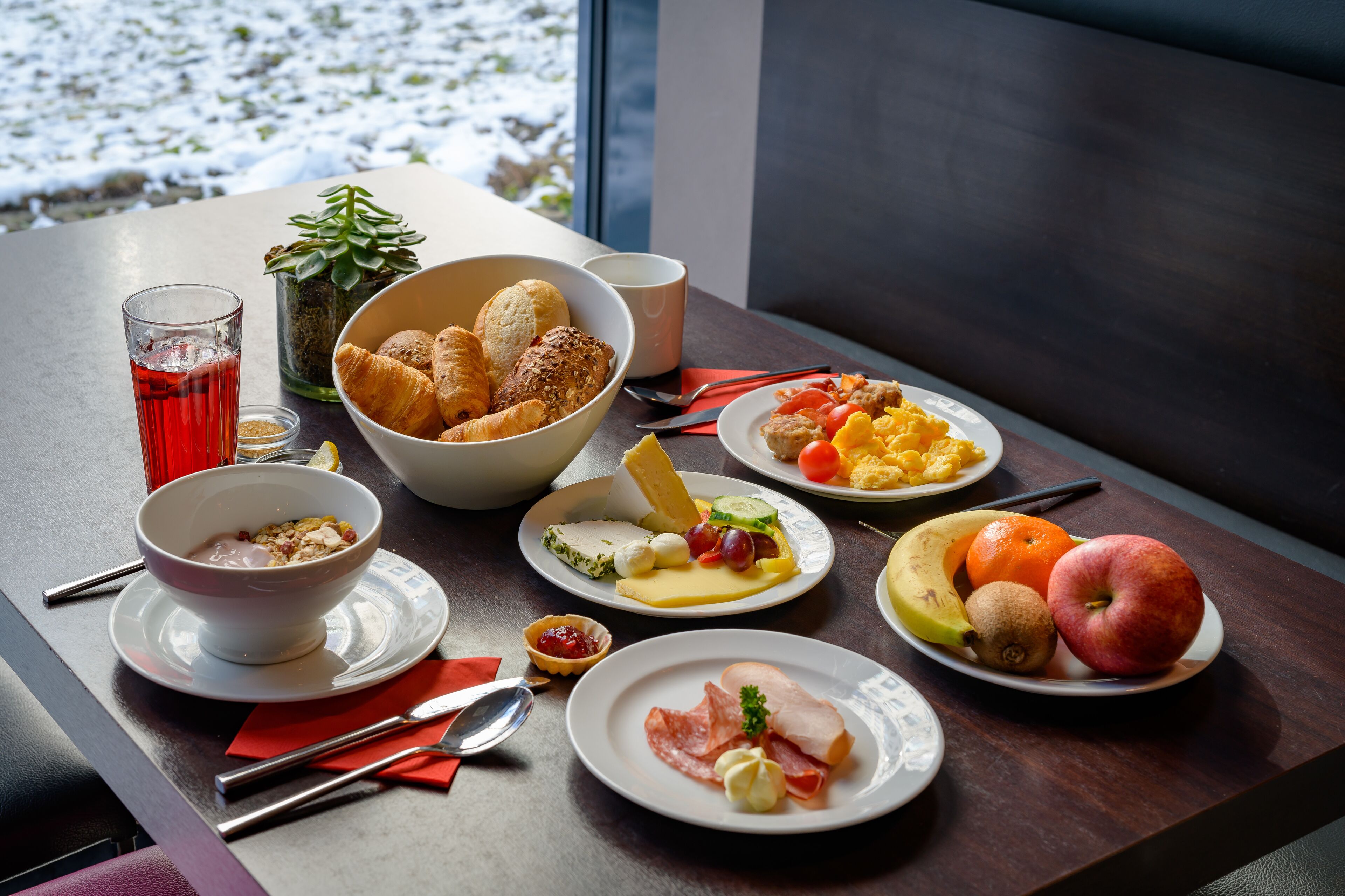 daily buffet breakfast (eur 25 per person)