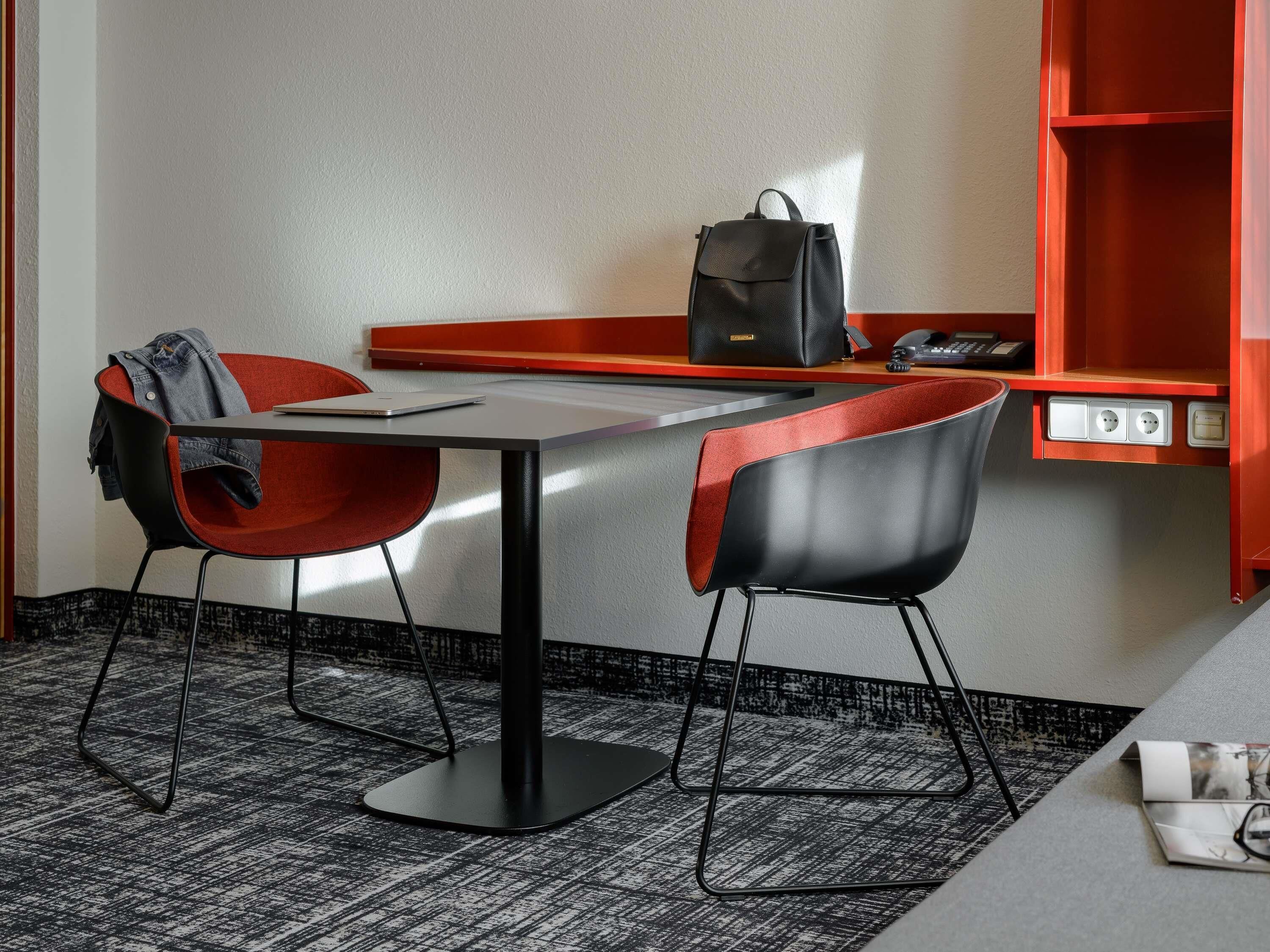 superior suite, 1 double bed with sofa bed | hypo-allergenic bedding, in-room safe, desk, blackout curtains